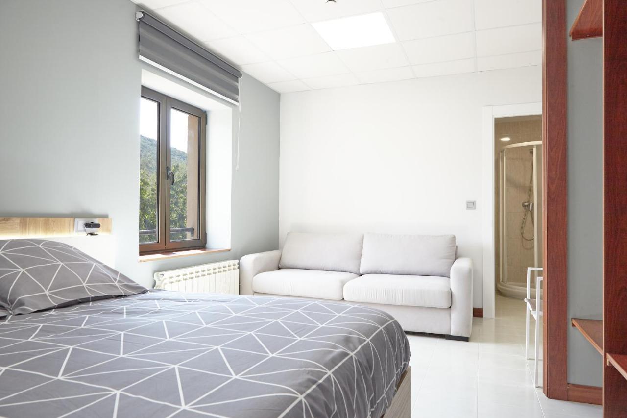Hostal Fontanan La Pola de Gordon エクステリア 写真