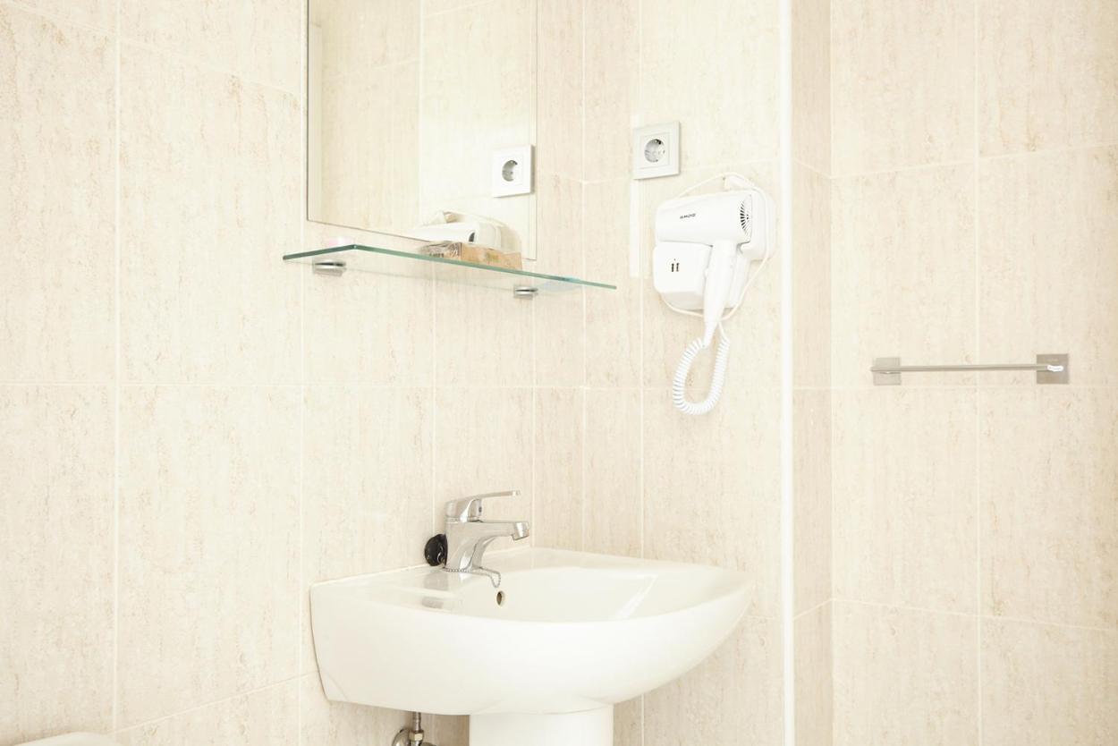 Hostal Fontanan La Pola de Gordon エクステリア 写真